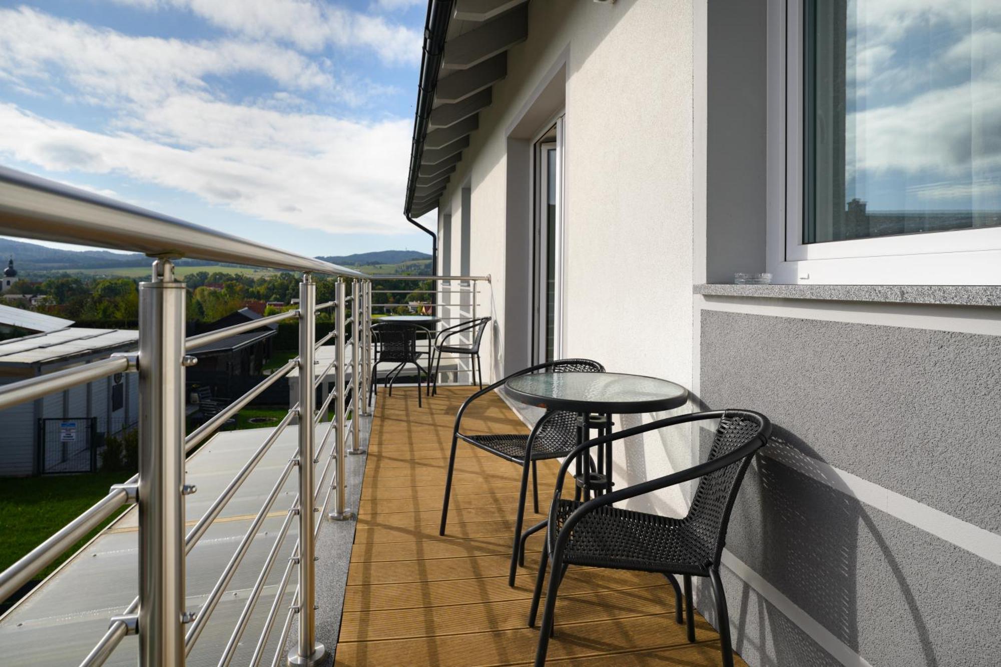 Apartamenty "La Villa" Superior II Z Dwoma Sypialniami, Balkonem, Parkingiem, Blisko Centrum Kudowa Zdroj Ngoại thất bức ảnh